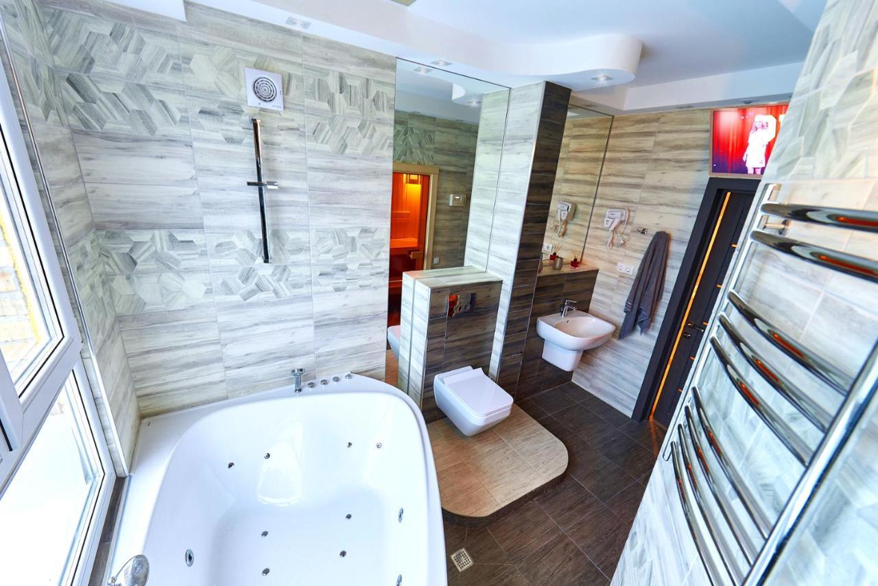 Sauna, Big Jacuzzi , Khreshchatyk Apartments كييف المظهر الخارجي الصورة